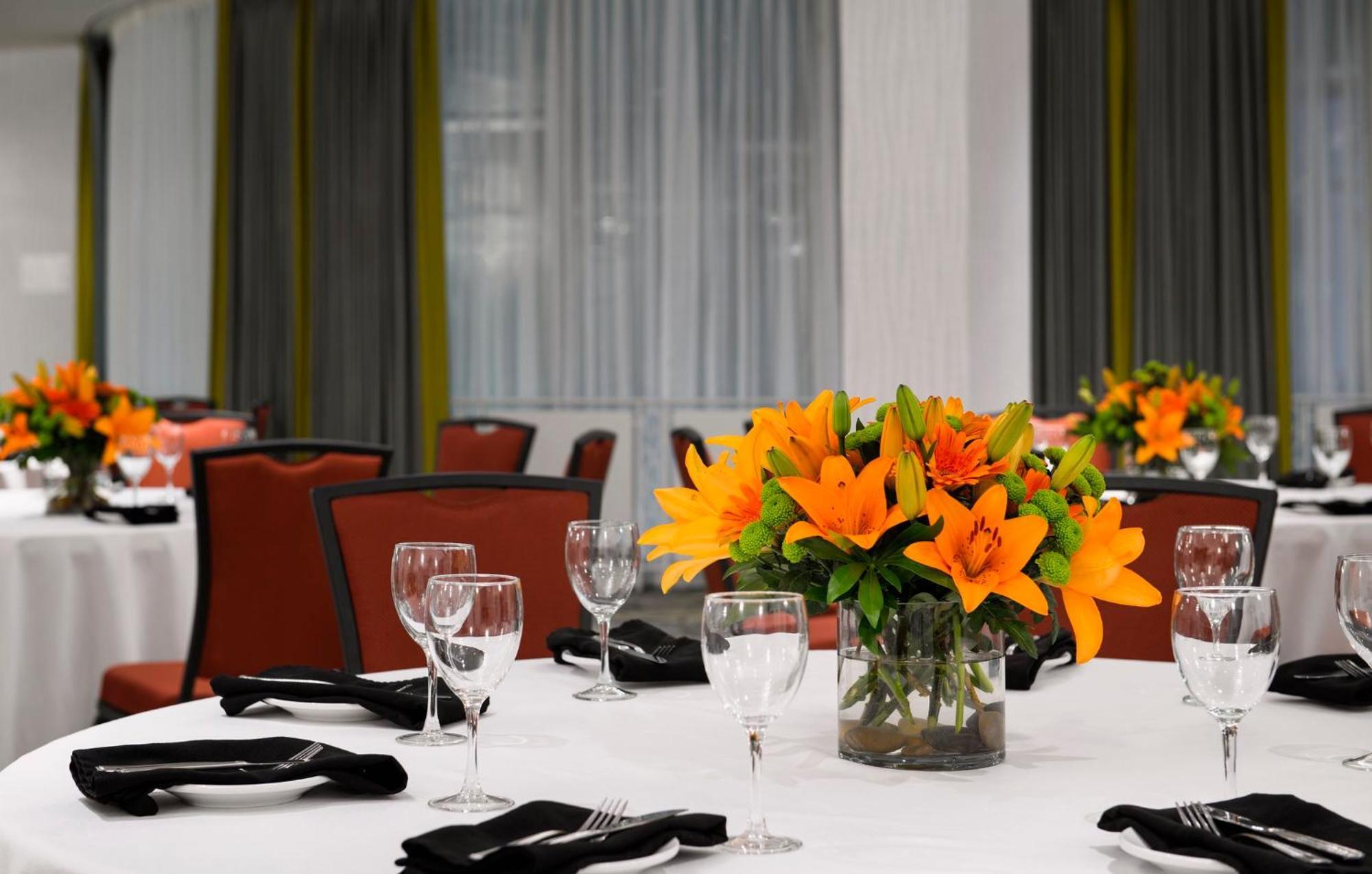 Holiday Inn & Suites Vancouver Downtown By Ihg Eksteriør billede