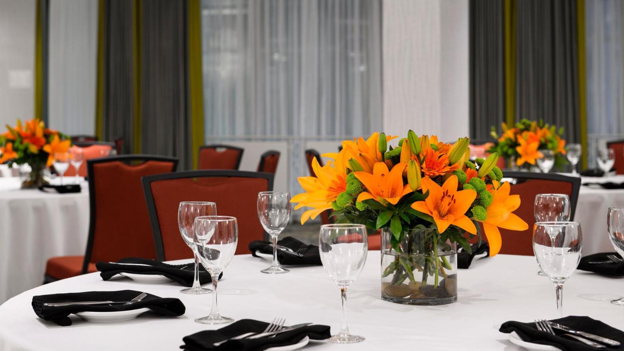 Holiday Inn & Suites Vancouver Downtown By Ihg Eksteriør billede